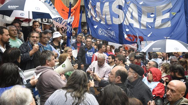 Los gremios docentes reclamaron a viva voz