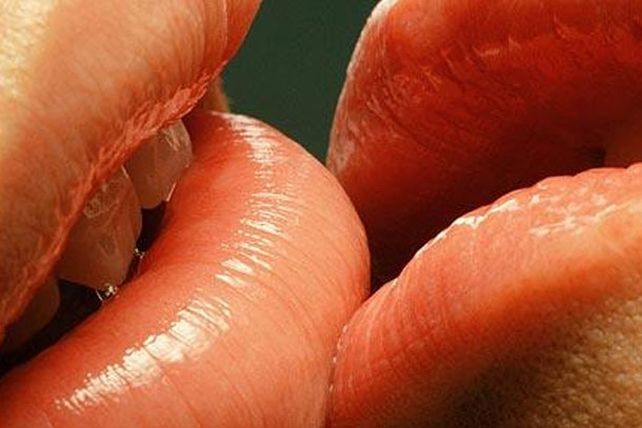 Las siete cosas que no hay que hacer al besar