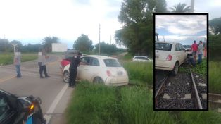 El hecho ocurrió este sábado en la Curva Fraga. La Policía intervino y solicitó una retroexcavadora para retirar el vehículo y restablecer el tránsito.