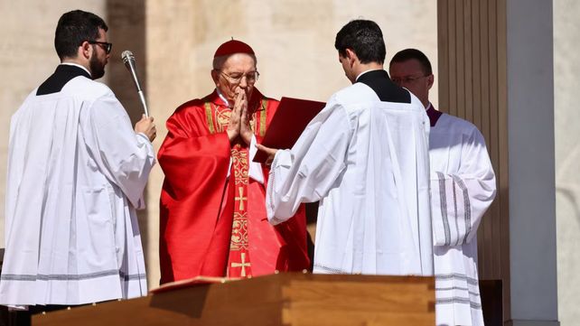 Las imágenes más emotivas del funeral del papa Francisco en la Plaza de San Pedro