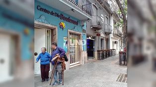 Un centro de salud, sus pacientes y la problemática de la convivencia social con el desarrollo de la actividad de un bar lindero en barrio Candioti Sur.&nbsp; 