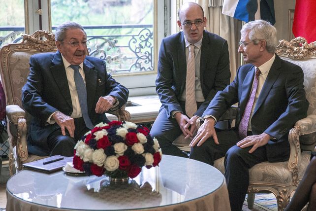 Avances. El mandatario cubano (izq.) se reunió ayer con el presidente de la Asamblea nacional