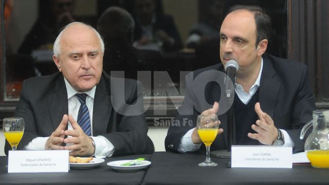 Corral insistió en buscar el momento adecuado para discutir la Reforma Constitucional