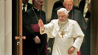 El Papa rehabilit&oacute; a cuatro obispos excomulgados por Juan Pablo II