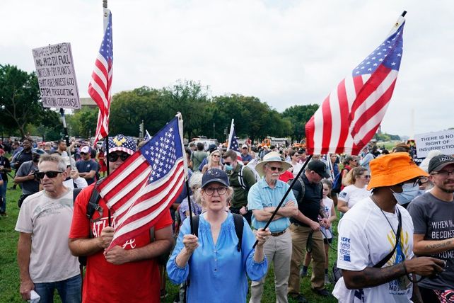 Hubo tantos policías como simpatizantes de Trump en manifestación del Capitolio
