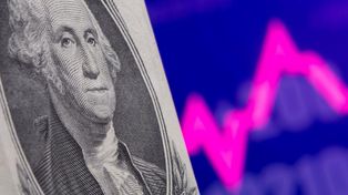 Tras los anuncios de Batakis, el dólar que se comercializa en el mercado negro cedió en su cotización.