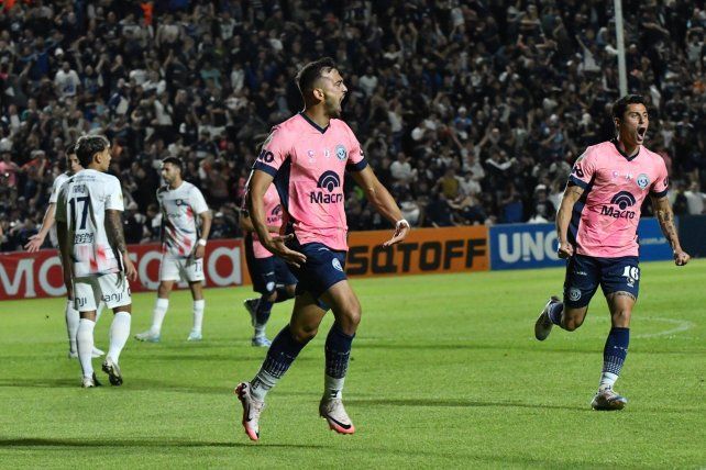 Independiente Rivadavia le ganó a San Lorenzo en Mendoza.