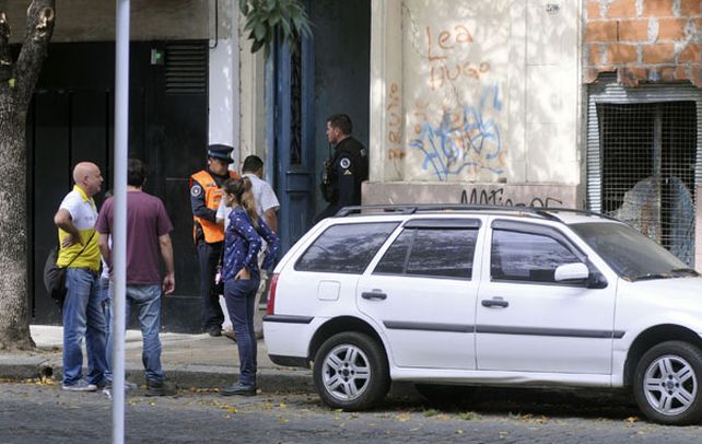 Semiocultos. El frente de la casona donde ayer después de las 10 llegaron los bomberos.