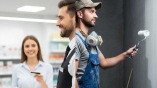 Los trabajadores, por los bajos ingresos deben recurrir al pluriempleo