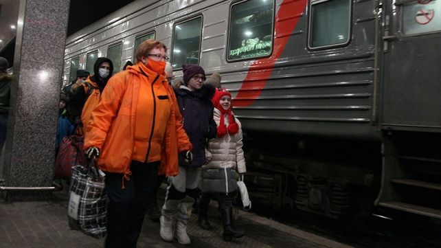 Muchas personas comienzan a huir en busca de seguridad.&nbsp;
