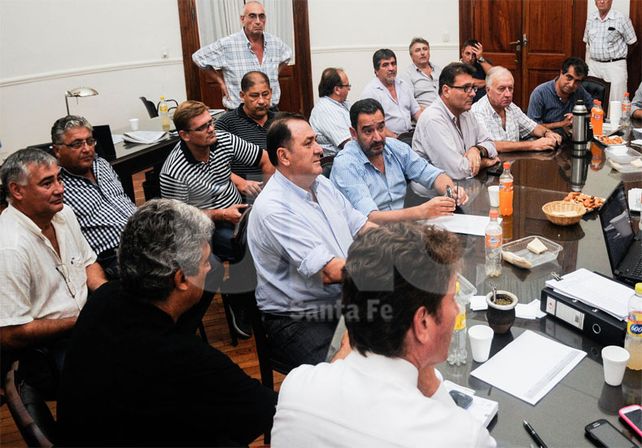 Mesa de negociaciones. Las tratativas con los gremialistas llegaron a un punto de entendimiento / Foto: Mauricio Centurión - Uno Santa Fe