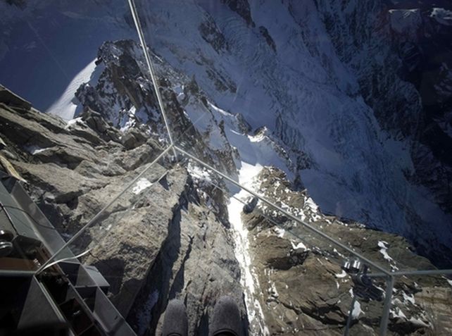 Inauguraron Chamonix Skywalk: mirá cómo es flotar seguro en los Alpes a 3.800 metros