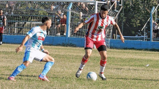 Atlético Paraná derrotó a Belgrano y está en carrera.