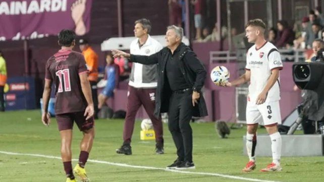 Frank Kudelka: No estamos a la altura de la camiseta de Newells