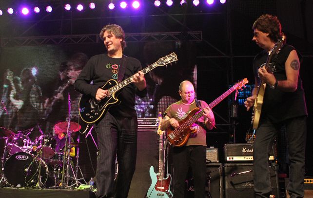 Boudou descoll&oacute; con su guitarra en un homenaje a Pappo (video)