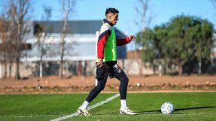 Colón avanza por el marcador central Agustín Bravo a pedido de Ezequiel Medrán