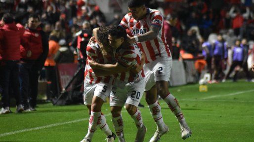 Unión sumó su primer éxito y relegó a Lanús en el Torneo Clausura