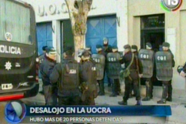 La Policía desalojó por la fuerza las sedes de Uocra Santa Fe