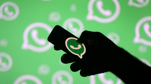 Una falla de Whatsapp permite espiar chats grupales