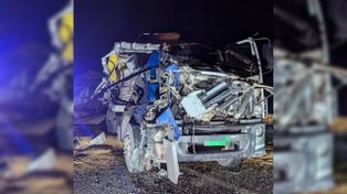Un alarmante choque de camiones provocó el corte de la autopista Rosario-Córdoba