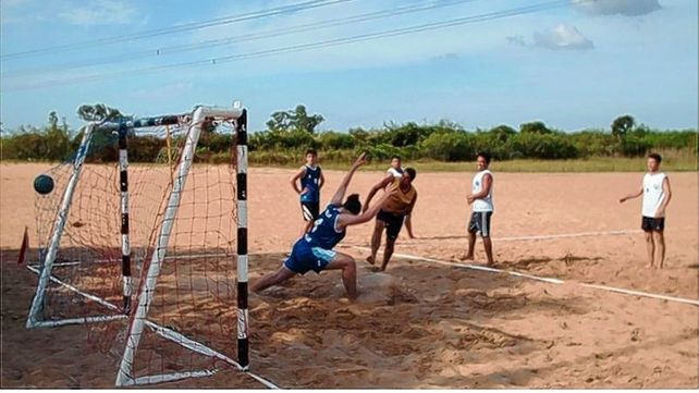 Se realizará un torneo de beach handball en Santo Tomé