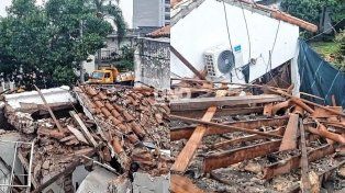 Explosión, derrumbe e incendio. Se aguardan los resultados de las pericias para conocer si el motivo del colapso de la vivienda fue producto de una fuga de gas.&nbsp;