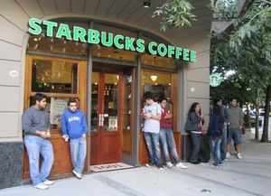 Acuñan bitcoins con dispositivos de clientes conectados Starbucks