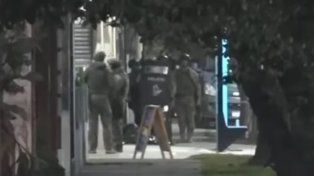 Moreno: un policía porteño mató a la novia de su ex y se atrincheró en un gimnasio