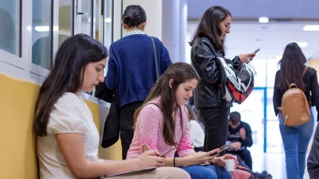 La UNL fortalece el acceso al primer empleo: más de 1.000 pasantías activas y récord de inserción laboral en 2025