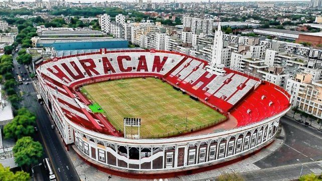 La dirigencia de Huracán se niega a jugar sin público el partido ante River.