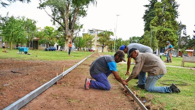 Paraná: le cambian la cara a la plaza Francisco Ramírez