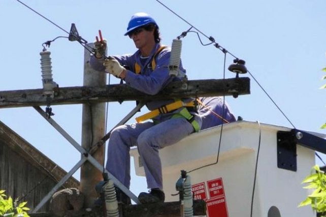 La EPE continúa con los trabajos para restablecer el servicio después del temporal