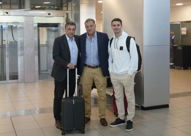 Newells salió en vuelo chárter y viaja rumbo a Santa Cruz de la Sierra