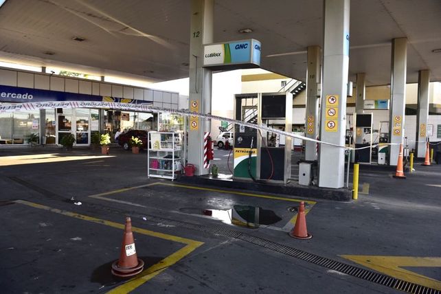 Los estacioneros de Rosario advierten que muchos surtidores sufre desabastecimiento.