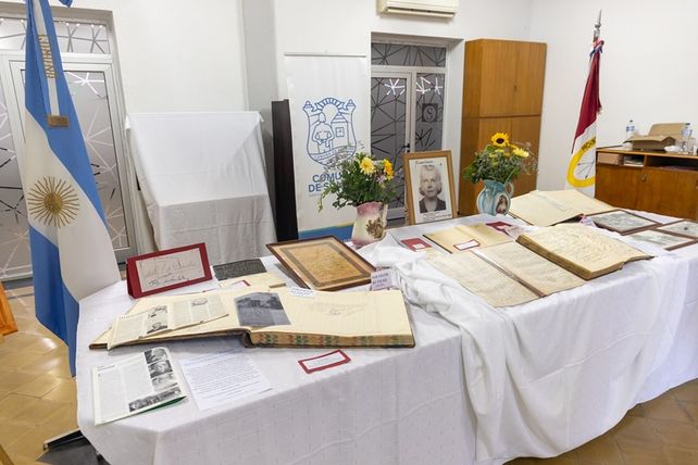 En la comuna de Soldini se exhibe documentación oficial y privada de Julieta Lavaggi.