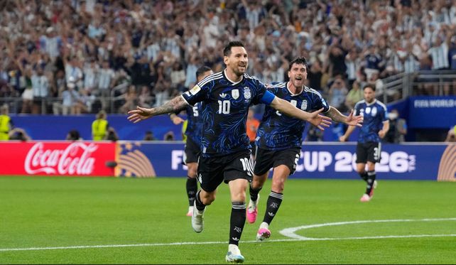 Messi anotó en todos los partidos disputados. Hizo goles ante Argelia, Austria y Jordania.