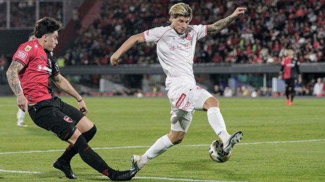Newells no pudo con Barracas Central y su situación se complica.