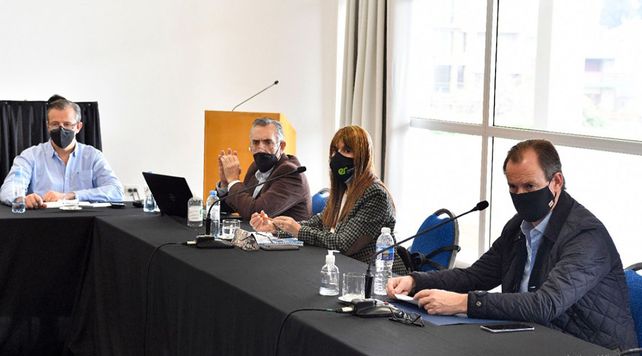 Autoridades provinciales y municipales se reunieron para analizar la situacion de la pandemia de Coronavirus en Paraná.
