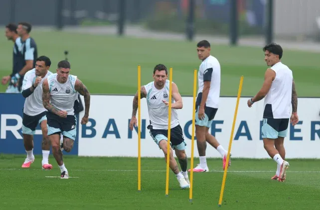 El equipo de Scaloni y la última practica de cara al partido final.