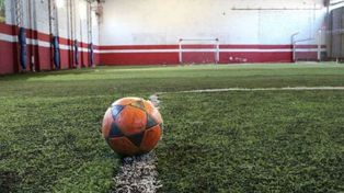 Un hombre dejó de pagar la cuota alimentaria y la Justicia le prohibió jugar en un torneo de fútbol