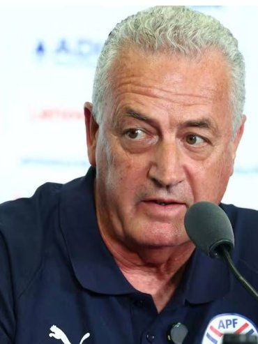Las críticas de Gustavo Alfaro a Kylian Mbappé y Francia después de la eliminación de Paraguay