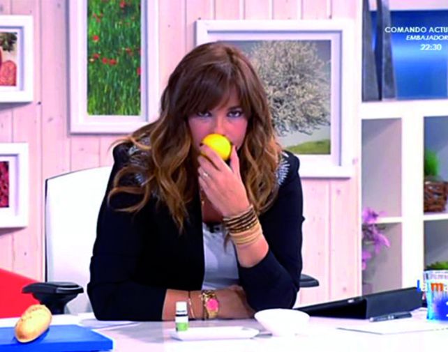 Mariló Montero se acercó un limón a la nariz