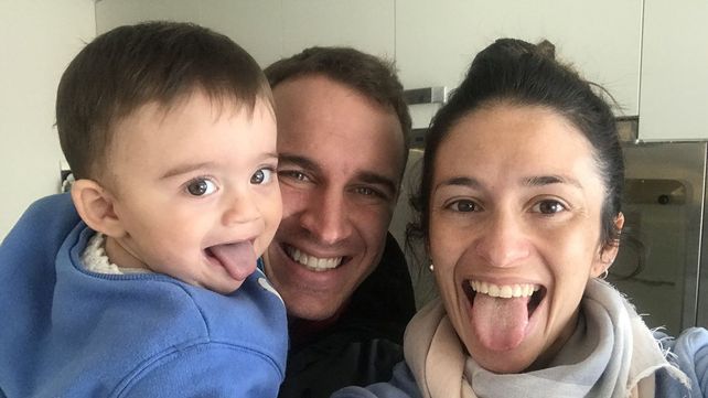 En la foto con su hijo y su esposa Micaela Varisco&nbsp;
