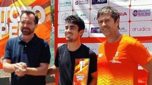 El santafesino Garagarza ganó la final 6/1 4/6 11/9 con una duración de 2 horas de juego.