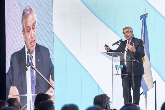 Defensa. Ante un auditorio refractario a su discurso
