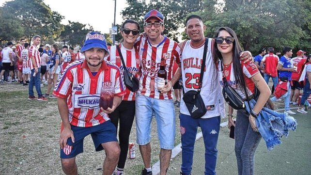 El color de los hinchas de Unión en la despedida del Apertura ante Belgrano El color de los hinchas de Unión en la despedida del Apertura ante Belgrano