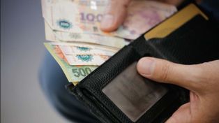 Los salarios de los privados aumentaron 235,1% y los no registrados un 178,9%, con una pérdida del poder adquisitivo de 27,9 y 84,1 puntos, respectivamente.