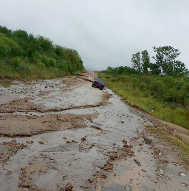 Recomiendan circular con precaución y no transitar caminos de tierra