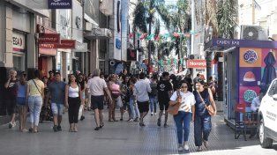 El comercio santafesino apuesta a las Fiestas y busca estrategias para atraer clientes en un mes clave para las ventas