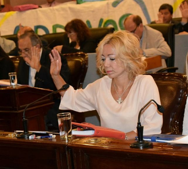 Diputada propone reconvertir los certámenes de belleza